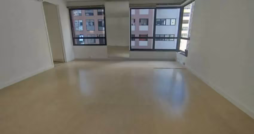 Sala comercial com 40 metros quadrados  uma garagem proximo o metro fradique coutinho
