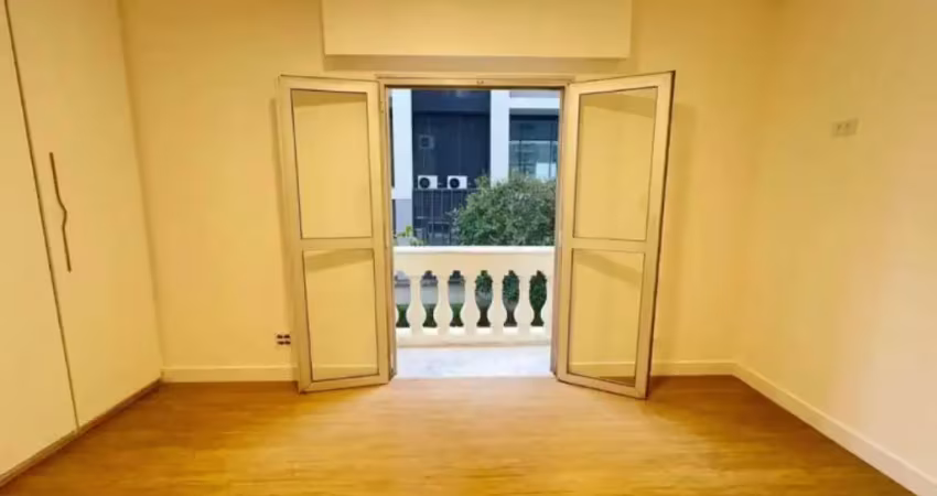 Apartamento com 110 metros quadrados 3 dormitorios proximo o metro oscar freire