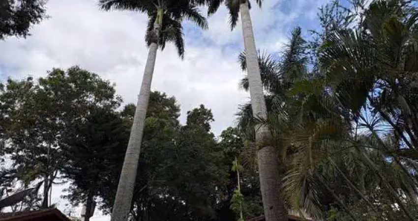 Chácara no mosteiro de itaici com fundo para o lago do condomínio