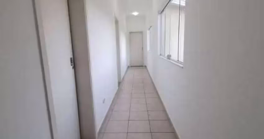 Casa com 3 suítes e piscina para locação no condomínio portal de itaici