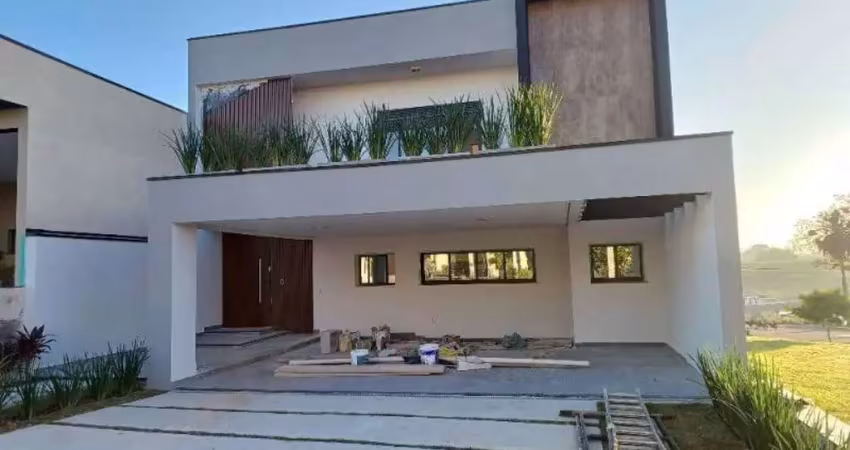 Sobrado com 3 suítes e piscina no condomínio piemonte