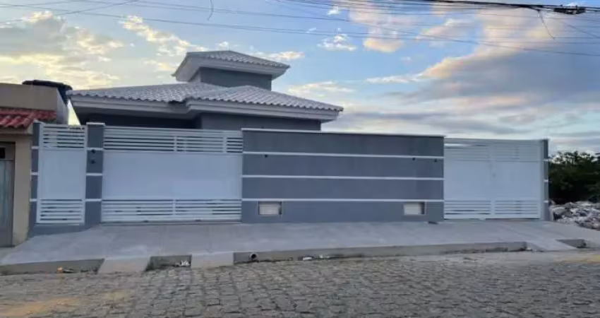 Linda casa em bairro residencial e muito tranquilo!