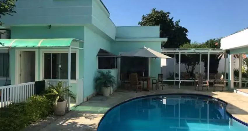 Casa à venda, 360 m² por R$ 1.000.000,00 - Chácara Mariléa - Rio das Ostras/RJ