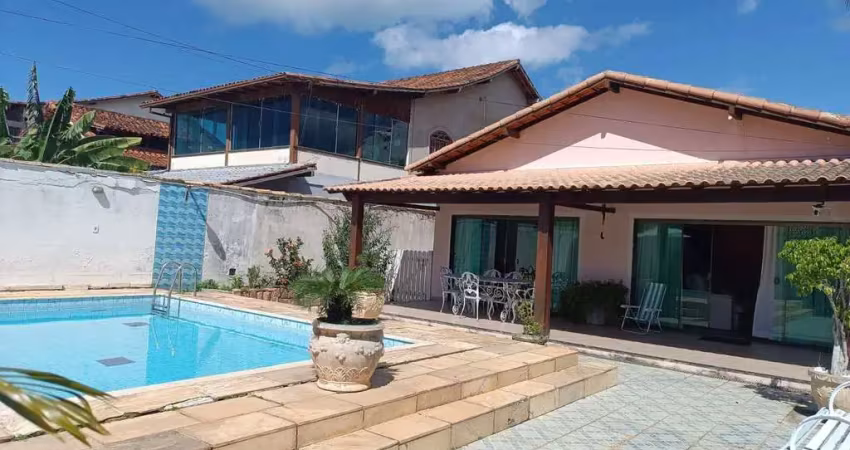Excelente casa linear com piscina no centro de rio das ostras.