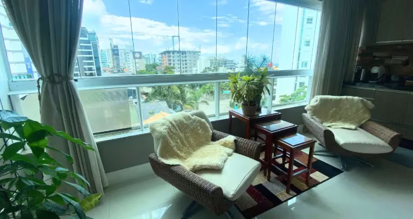 Excelente apartamento, perto da praia, com enorme área de lazer