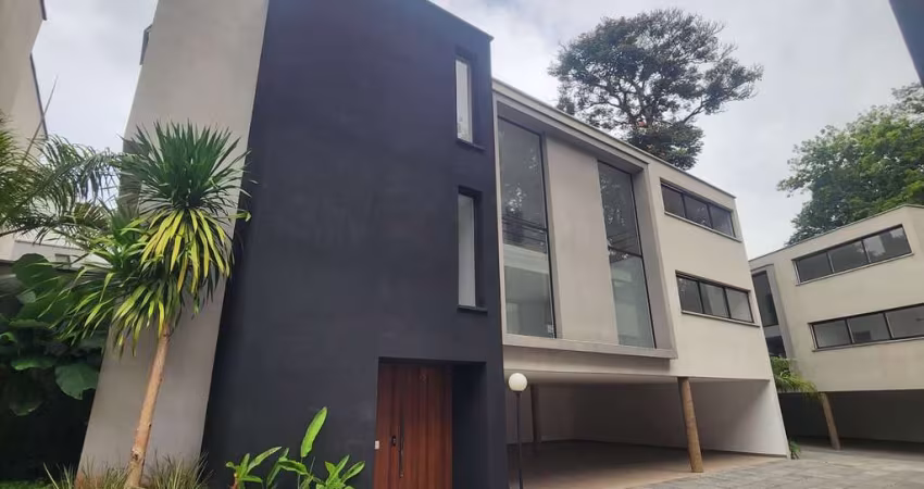 Casa de Condomínio com 4 suítes e 7 banheiros à Venda, 830 m² por R$ 10.000.000