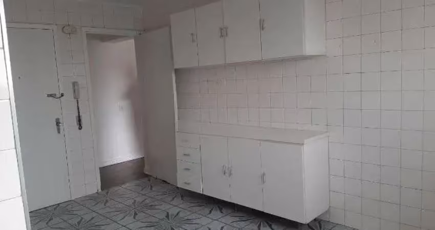 Amplo apartamento com 2 dormitórios e ótima localização