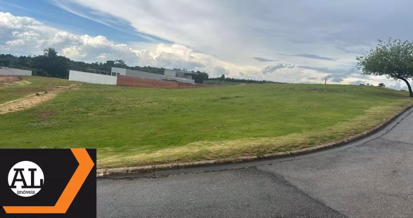Terreno de esquina à venda no Condomínio Fazenda Jequitibá com 1050 m2