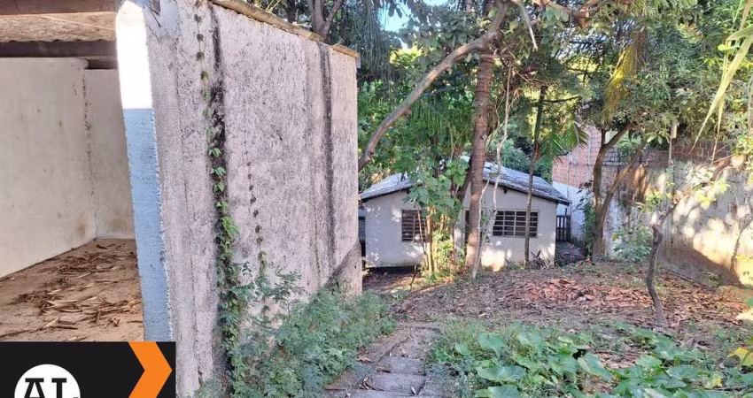 Chácara na cidade à venda 10 m X 50 m caído p os fundos, total 500 m2 Jardim Europa, divisa com o Parque das Aguas Vermelhas