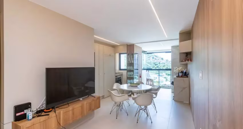 Lindo apartamento 2 quartos na Praia Brava.