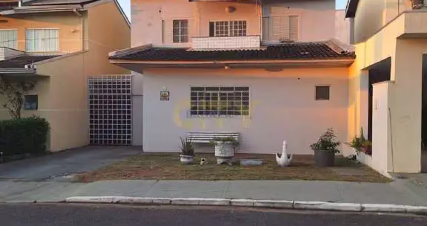 Vende-se Sobrado Condomínio Passaredo