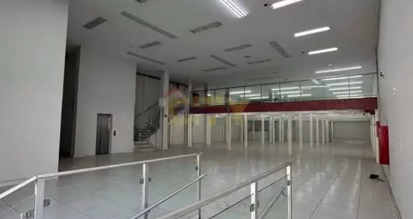 Vende Prédio Comercial na Avenida 15 de Novembro - Porto