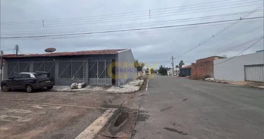 Vende-se casa de esquina com ponto comercial cpa 4 - iv