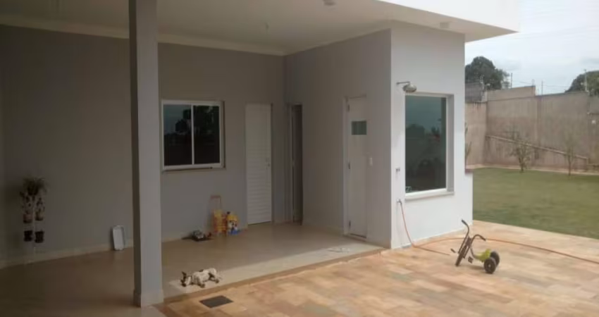 ÓTIMA OPORTUNIDADE, CASA NO LOTEAMENTO SÃO PEDRO 347² CONSTRUIDA. 1.149,00m² TOTAL