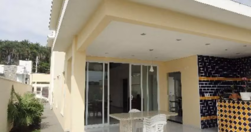 Lindo sobrado com acabamento fino no condomínio fechado portaria 24 horas em jaguariuna