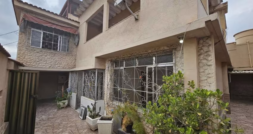 Casa para Venda em Duque de Caxias, Parque Paulicéia, 4 dormitórios, 2 suítes, 4 banheiros, 2 vagas