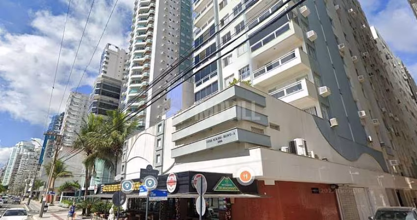 EXCELENTE OPORTUNIDADE - APARTAMENTO DE FUNDOS EM PRÉDIO FRENTE MAR COM 01 DORMITÓRIO.