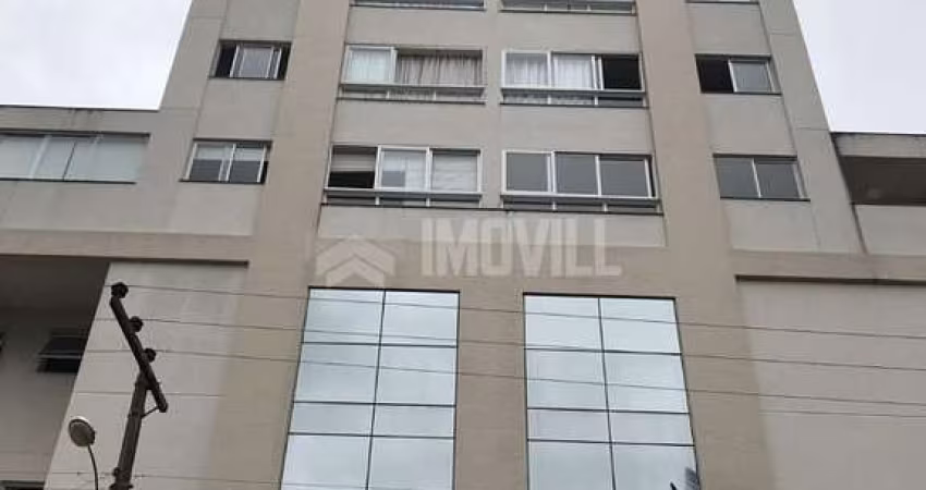 LOCAÇÃO ANUAL - 1 SUÍTE + 2 DEMI-SUÍTES - 2 VAGAS PRIVATIVAS