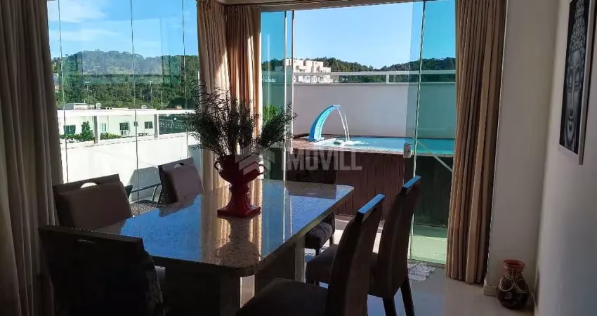 Locação lindo apartamento com piscina privativa, 02 suítes e 01 vaga privativa.