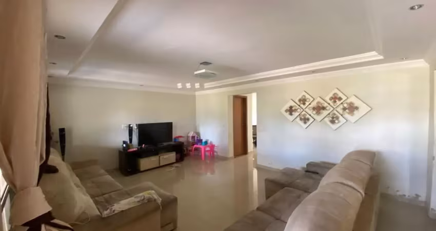 Casa com 3 suítes no setor sul e área gourmet e com lote vazado