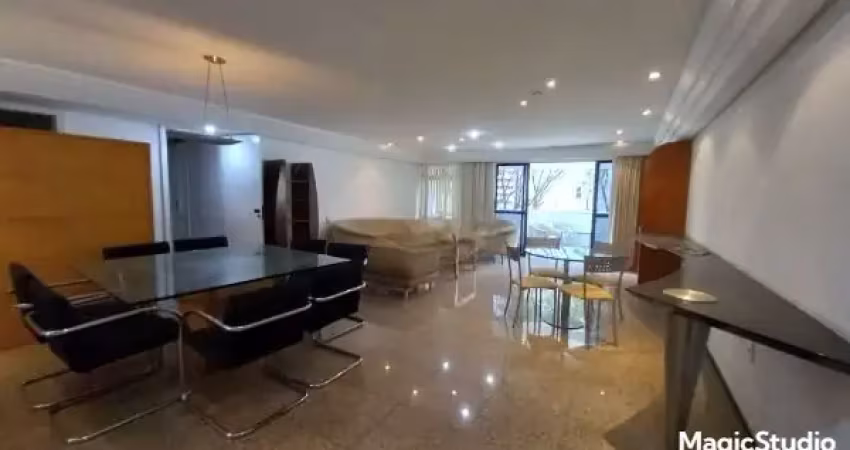 Apto mobiliado 02 suites 185m2 02 vagas ampla sala varanda no ed grand palais no meireles prox a beira mar