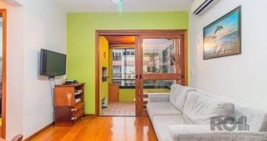 Apartamento de 2 dormitórios, 1 vaga coberta, no bairro Bela Vista