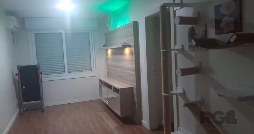 Apartamento 2 dormitórios, de frente 100% reformado bairro Cidade Baixa- Porto