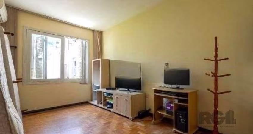 Apartamento no bairro Auxiliadora de 2 dormitórios