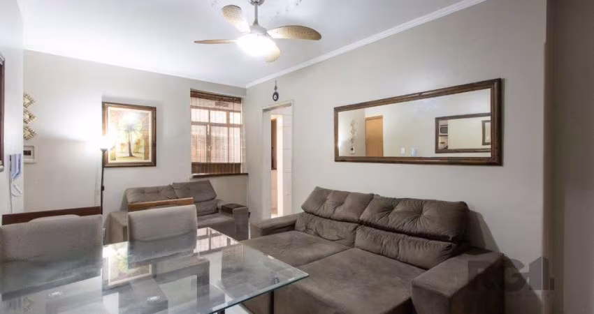 Apartamento com 70m² de área privativa, possui 3 dormitórios, sala para 2 ambien
