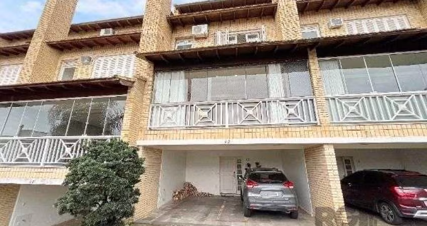 Casa Condominio em Porto Alegre, no bairro Sétimo Céu, com 4 dormitório(s), e 4