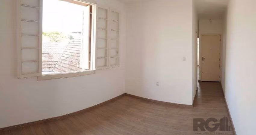 VENDA APARTAMENTO 2 DORMITÓRIOS, MENINO DEUS, REFORMADO,  BAIXA TAXA CONDOMINIAL