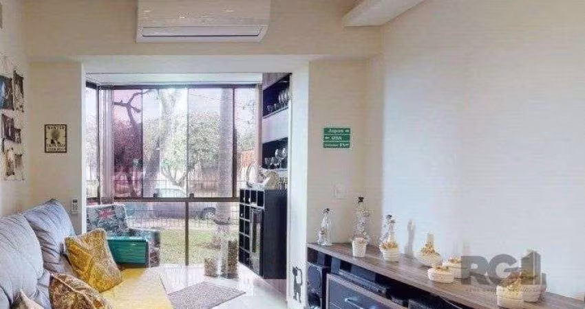 APARTAMENTO COM SACADA E VAGA NO PARTENON EM PORTO ALEGRE-RS