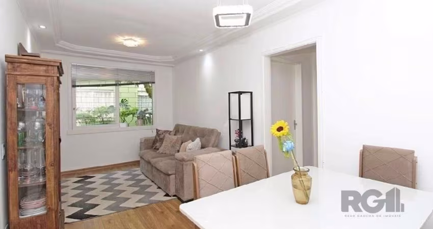 Apartamento 2 dormitórios, vaga de garagem, no bairro Camaquã, Porto Alegre/RS.