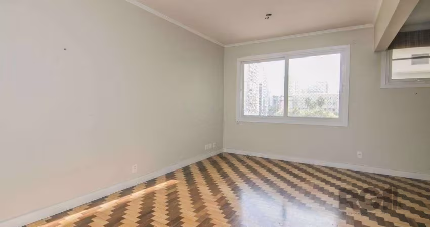 Apartamento 145m² - 3 dormitórios sendo 1 suíte e 2 vagas no Centro Histórico/Po