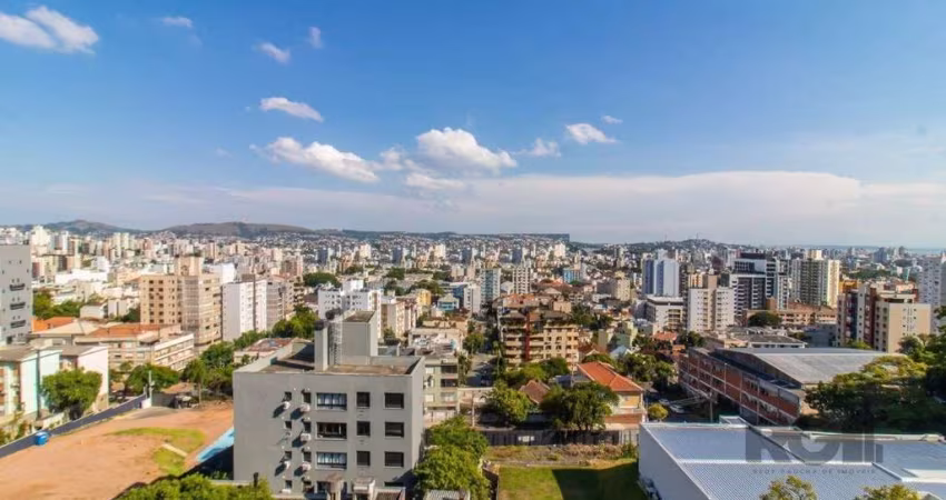 Apartamento de quatro quartos, suíte e duas vagas de garagem no bairro Rio Branc