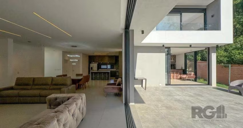 Casa Condominio para Venda - 340m², 4 dormitórios, sendo 4 suites, 4 vagas - Alp