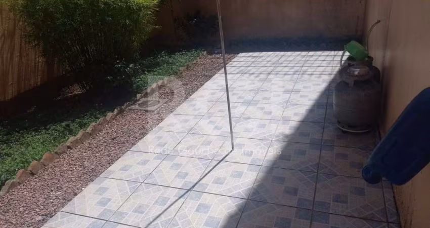 Apartamento Térreo, desocupado, 1 quarto com 2 pátios !