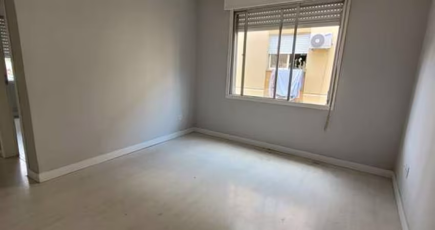 Vende apartamento de 2 dormitórios no Passo da Areia, condomínio ao lado do Conc