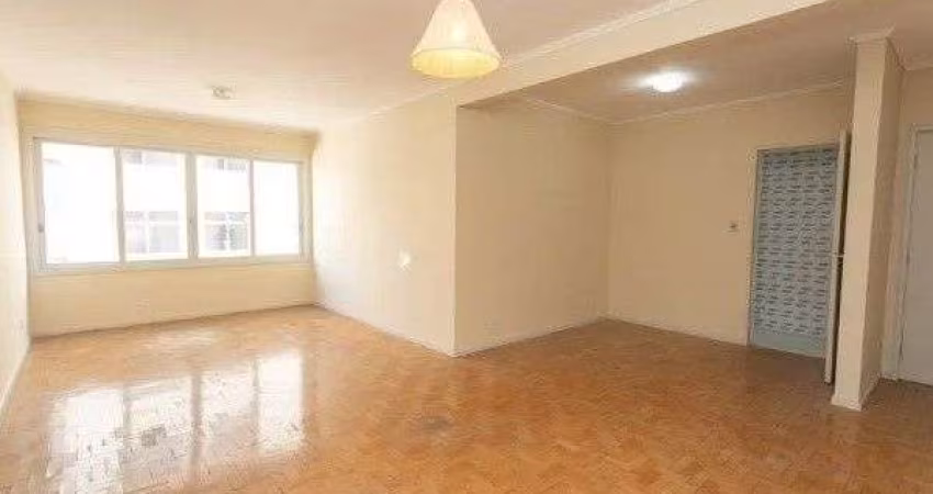 Vende-se apartamento com 3 quartos, 1 suíte, 2 vagas e 116m² - Moinhos de Vento