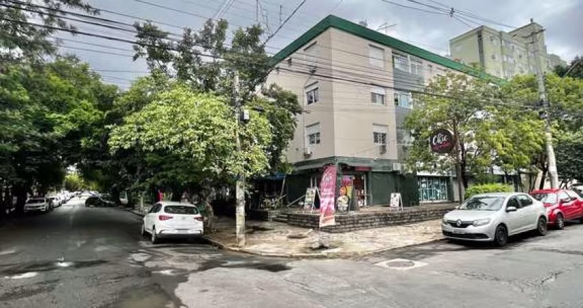 Apto de 01 dorm no Passo da Areia, sala, cozinha, banheiro e área.