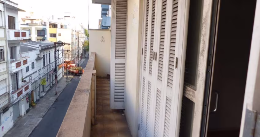 Apartamento com 3 dormitórios no Bairro Centro Histórico