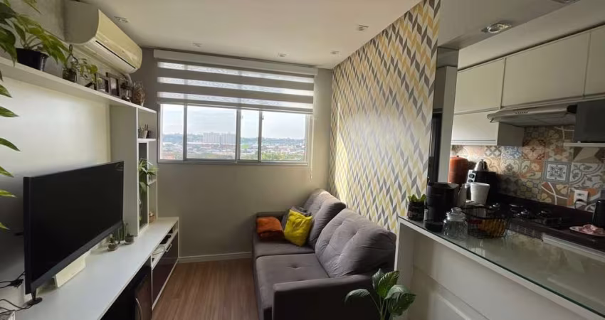 Apartamento mobiliado com 2 dormitórios e 1 vaga de garagem na Rua Sadi Castro.