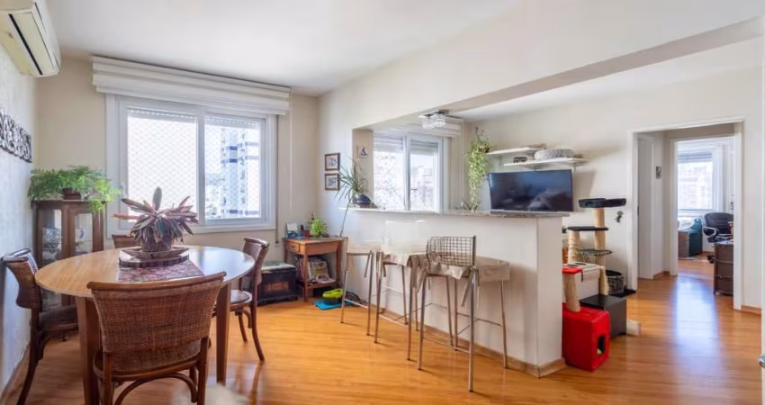 Apartamento com 2 dormitórios e 1 vaga de garagem no Bairro Santana