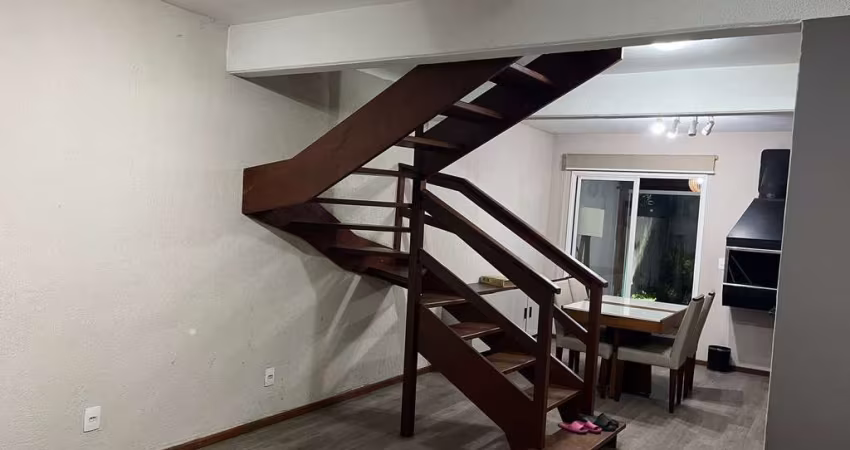 Casa com 3 dormitórios, 1 vaga no bairro Hípica e Porto Alegre, RS