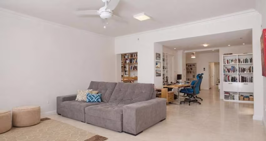 Vende-se amplo apartamento térreo com 3 quartos e 140m² - Rio Branco
