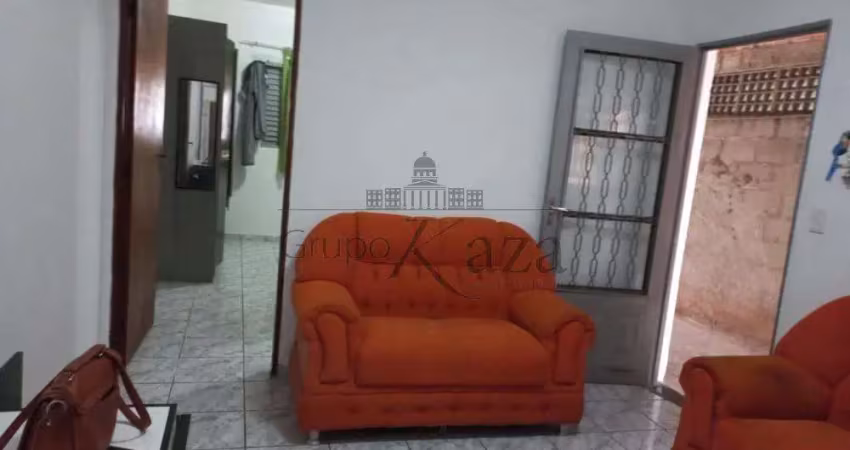 Oportunidade - casa - jardim interlagos - 70m² - 2 dormitórios - estuda permuta.