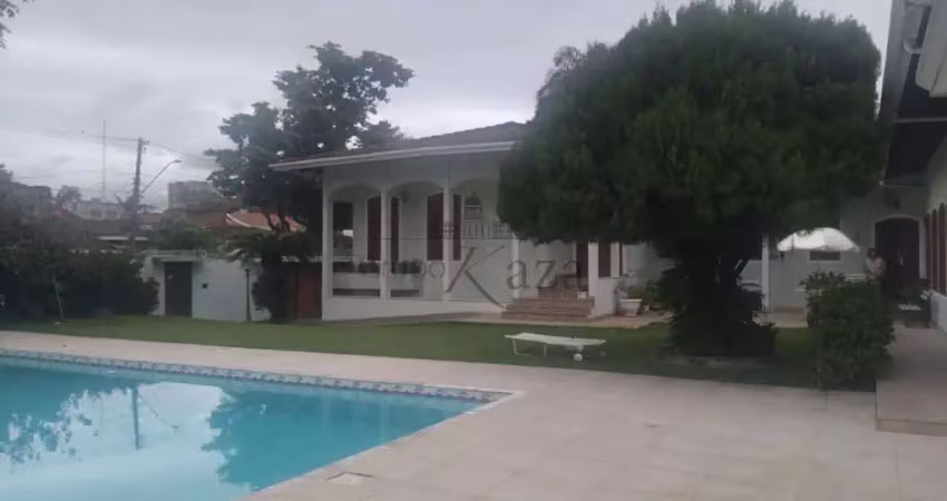 Casa sobrado em condomínio - jardim apolo - residencial apolo i nove de julho - 4 dormitórios - 572m².