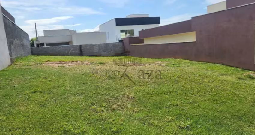Terreno em condomínio - caçapava - bairro do grama - condomínio terras do vale - 300m²
