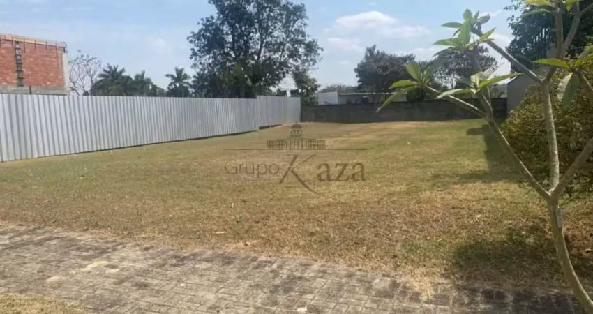 Oportunidade - terreno em condomínio - jardim do golfe - 450m².