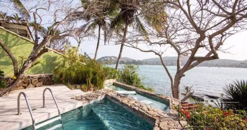 Casa à Venda Em Armação de Búzios Praia da Ferradura  Rio de Janeiro